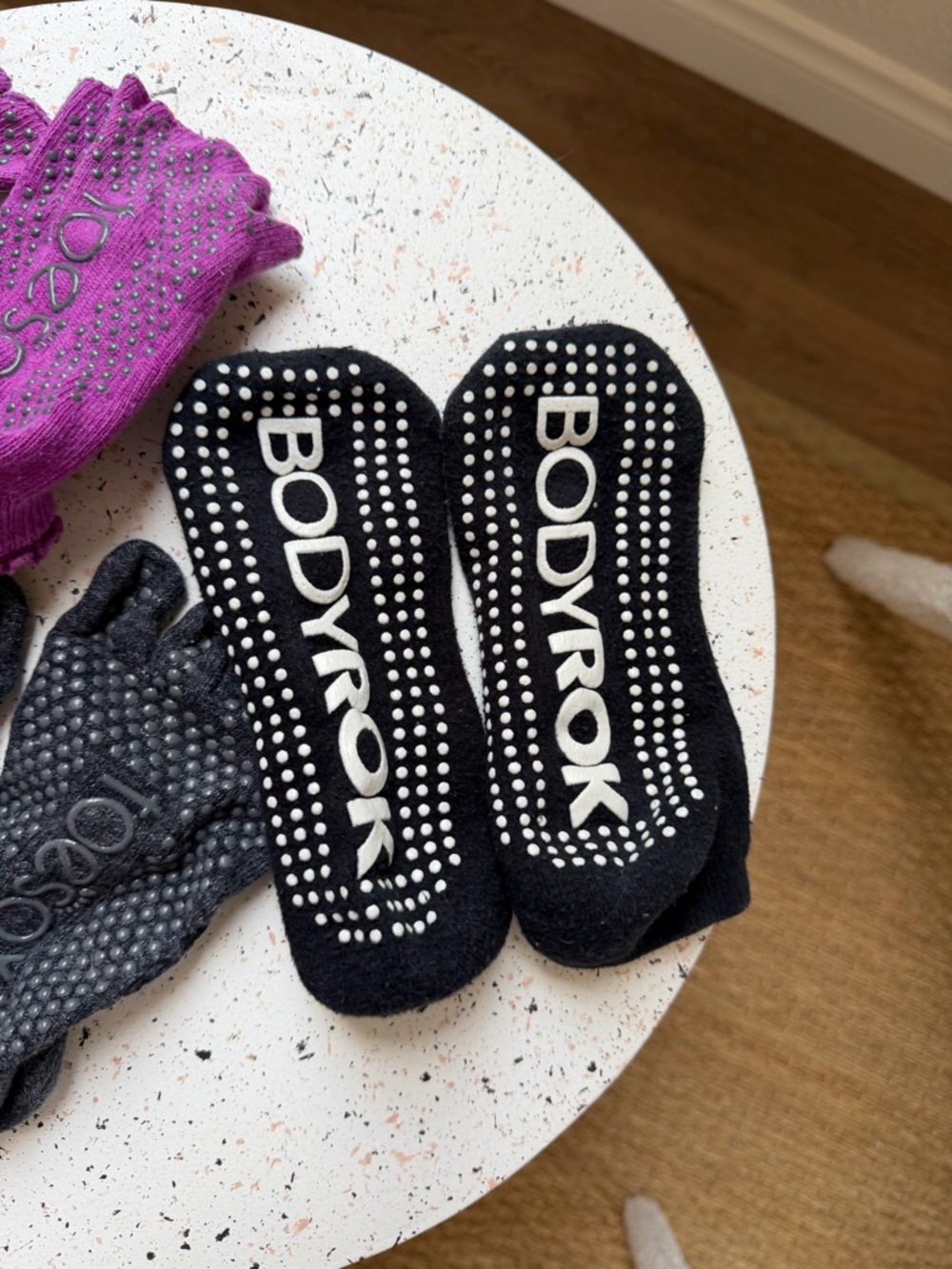 Womens Non-Slip Pilates Socks - size S/M - Picture 2 of 5